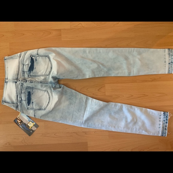 Jeans - Picture 2 of 4